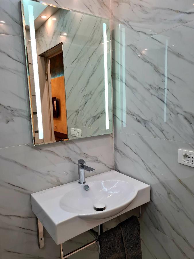 Deluxe Apartment In City Center エレバン エクステリア 写真